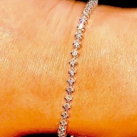 Super SALE Dimond Tennis Bracelet NEW stylish beautiful!perfect for the gift - Picture 1 of 9